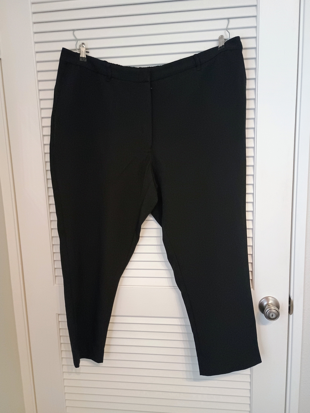 Classic Black Women's Trousers - Sleek Pull-On Style